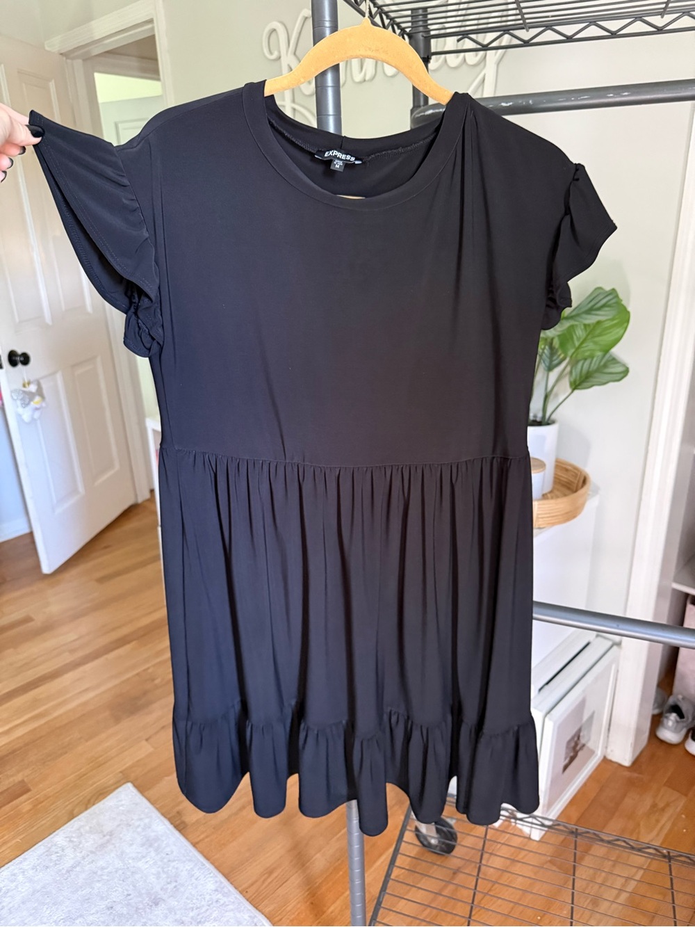Express Black Ruffle-Hem Short Sleeve Dress Top • M